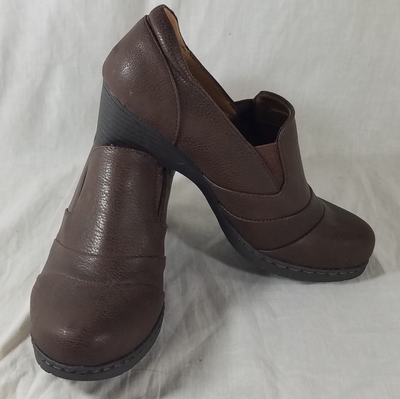Basic Edition Mule Clog Shoes Brown Heels sz 7 M - Picture 2 of 8